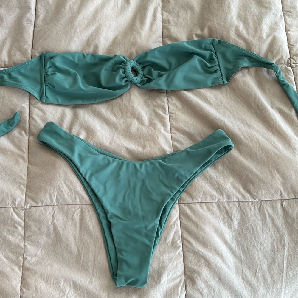 Bandeau bikini set